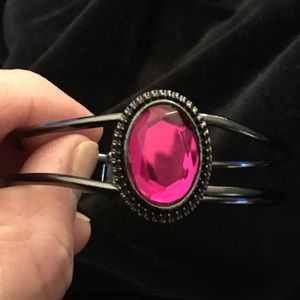 SHINY BLACK HINGED BRACELET with a PINK CRYSTAL